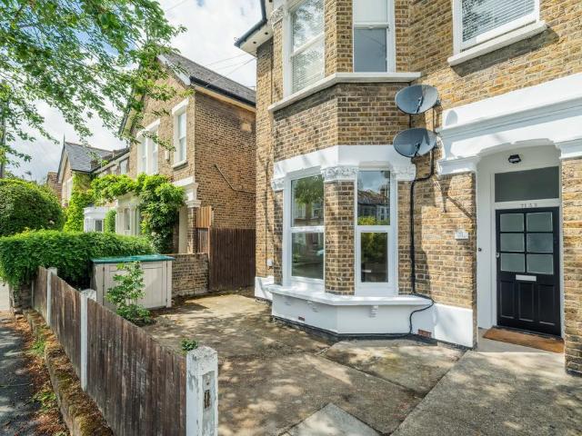 Flat for sale in London Borough of Lewisham, Greater London