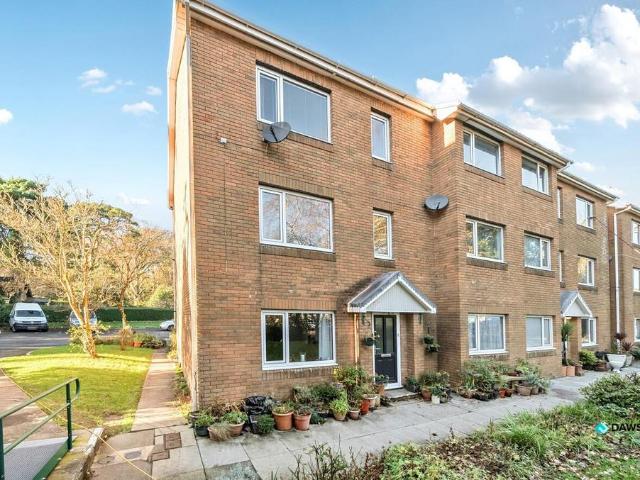 Flat for sale in Blackpill, Nangreaves