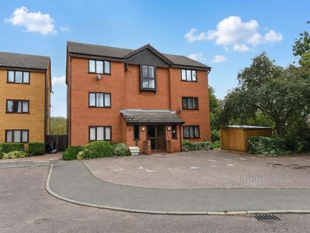 Flat for sale in Huntingdon