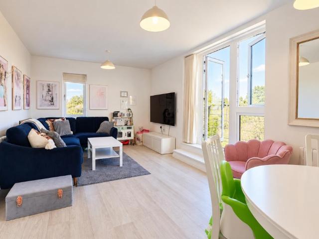Flat for sale in Frogmore Industrial Estate, Dacorum