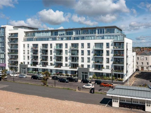 Flat for sale in West Worthing, Worthing