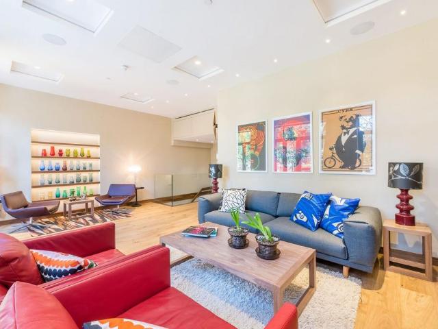 Flat for sale in Knightsbridge, Greater London