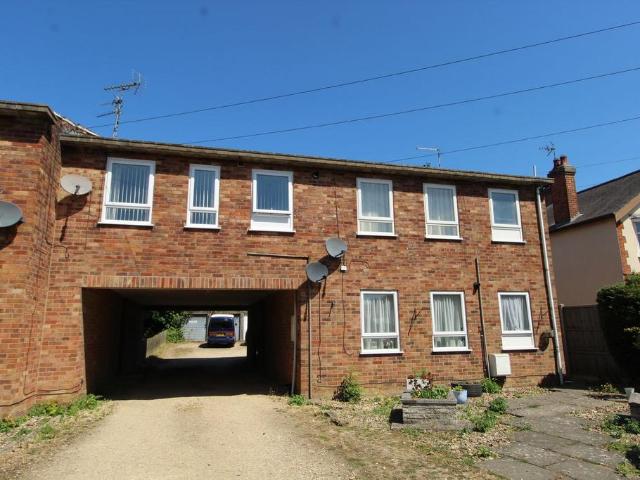 Flat for sale in Stanford On Avon, Leicestershire