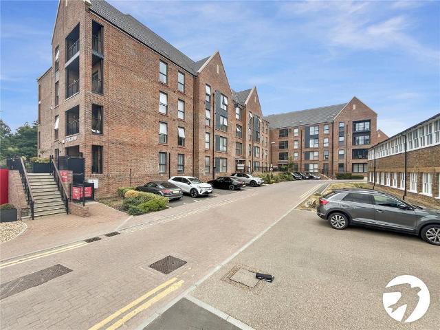 Flat for sale in Allington, Midway