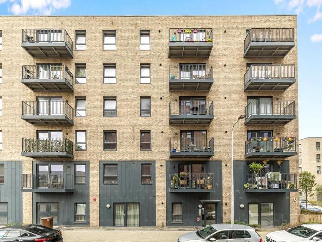 Flat for sale in Leith Links, Leith