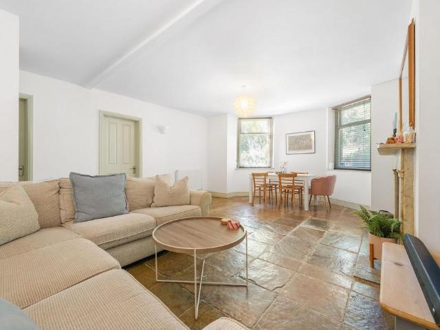 Flat for sale in Herne Hill, Greater London