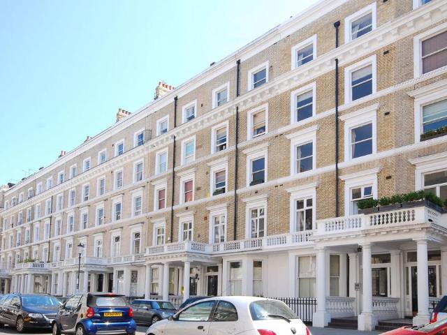 Flat for sale in Royal Borough of Kensington and Chelsea, Greater London