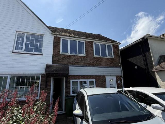 Flat for sale in Midway, Kent