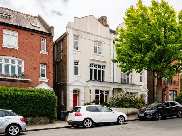 Flat for sale in London Borough of Haringey, Greater London