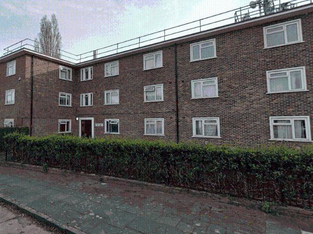 Flat for sale in London Borough of Hounslow, Greater London