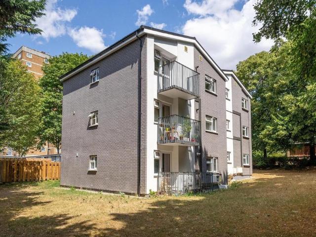 Flat for sale in Bedwell, Shephall