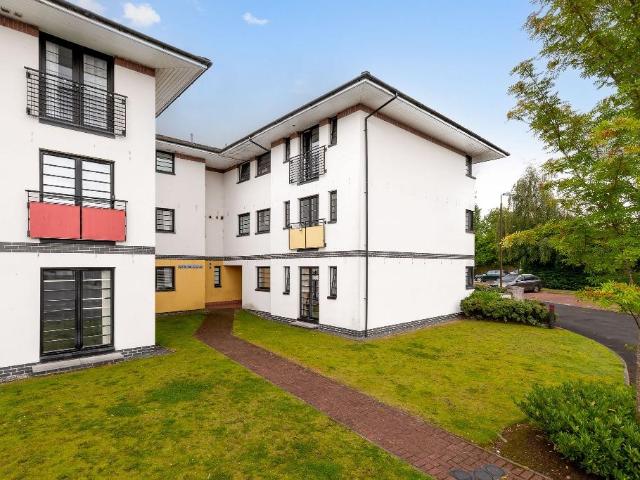 Flat for sale in Bathgate, Scotland