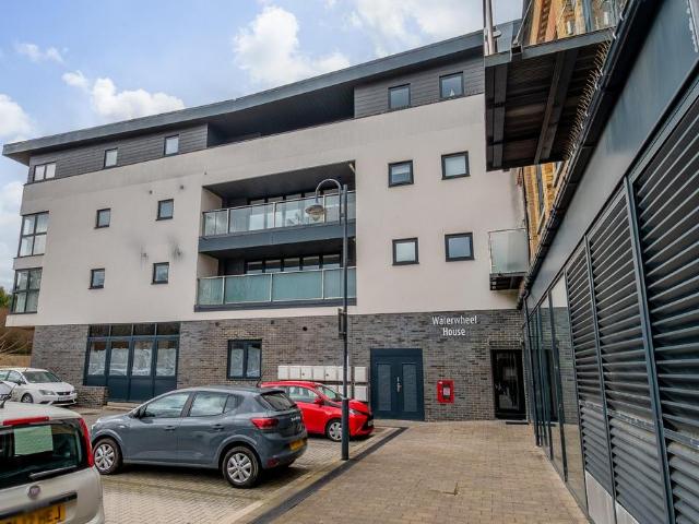 Flat for sale in River, Ash
