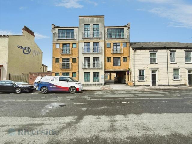 Flat for sale in Old Town, Hull