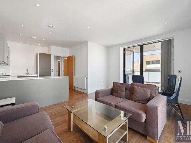 Flat for sale in Blackwall, Greater London