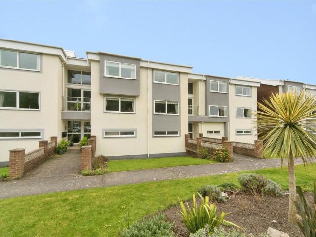 Flat for sale in Llandudno, Wales