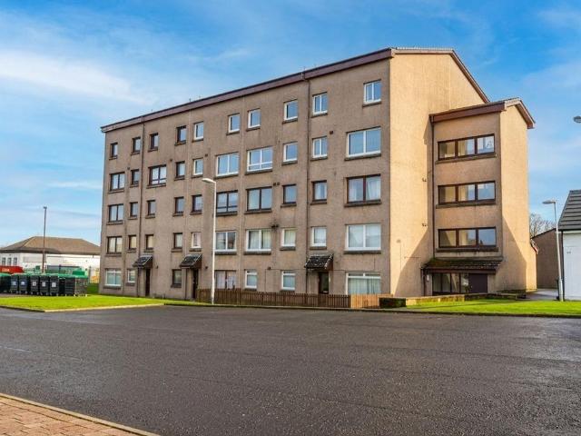 Flat for sale in Stoneyburn, Scotland