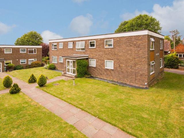 Flat for sale in Uckfield, Cross In Hand