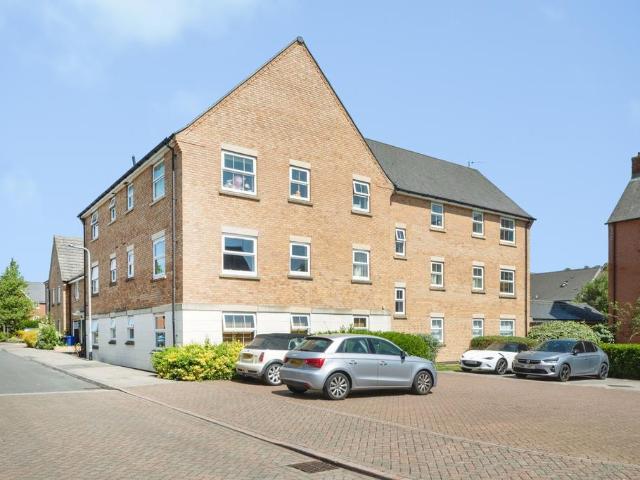 Flat for sale in Towcester, Northamptonshire