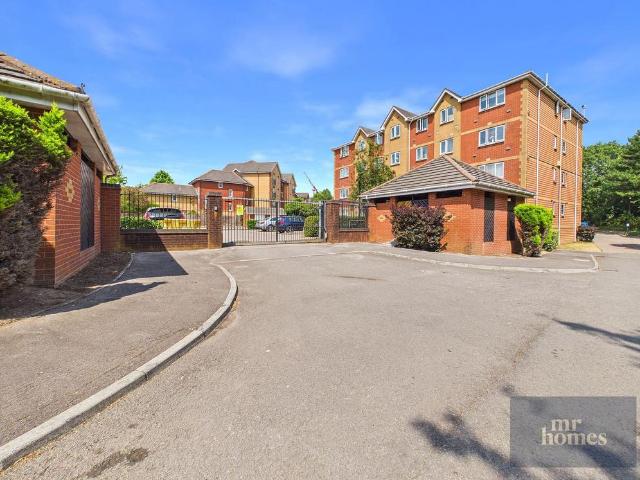 Flat for sale in Cardiff International Sports Village, Falcon Lodge