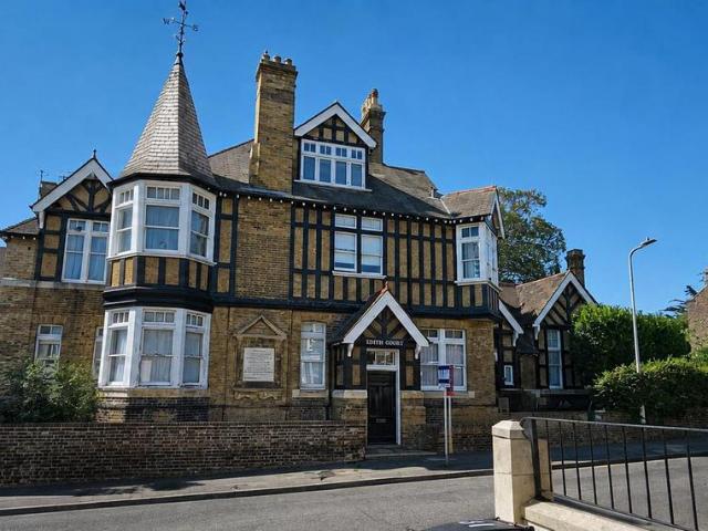 Flat for sale in Margate Old Town, Acol
