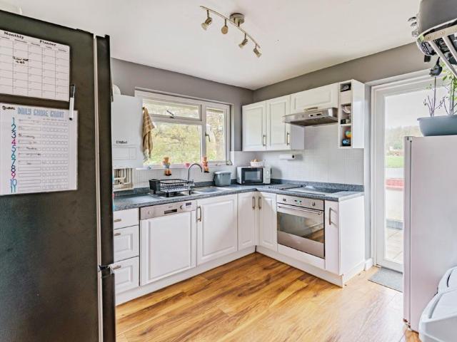 Flat for sale in Hillview, Surrey