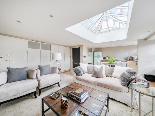 Flat for sale in City of Westminster, Greater London