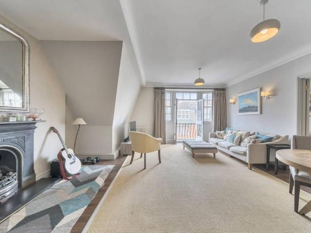 Flat for sale in Westminster, Victoria