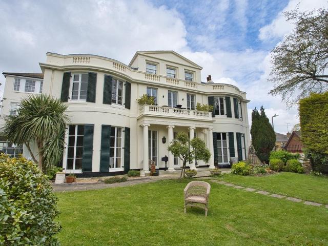 Flat for sale in Upper Walmer, Ash