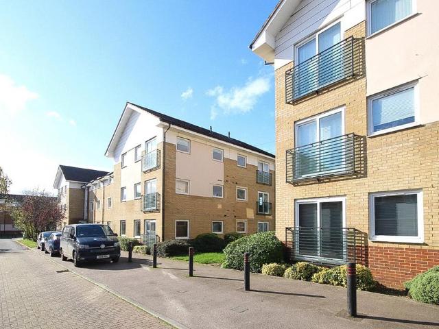 Flat for sale in Stanborough, Fretherne