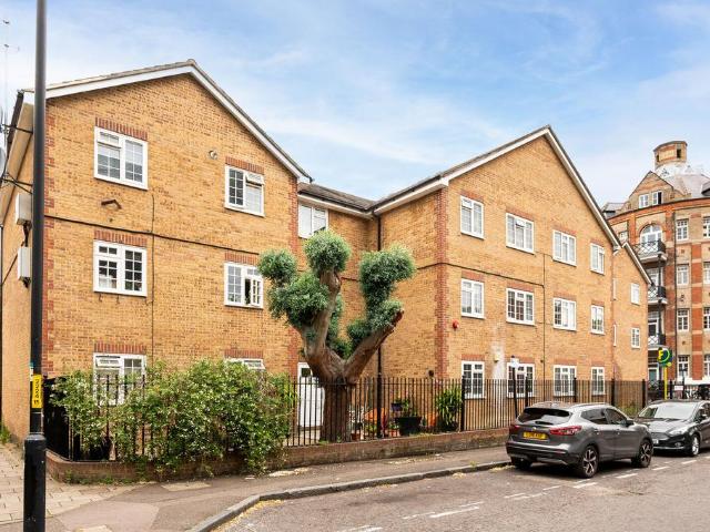 Flat for sale in Camberwell, Greater London