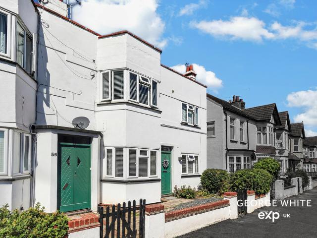 Flat for sale in Alton Barnes, Essex