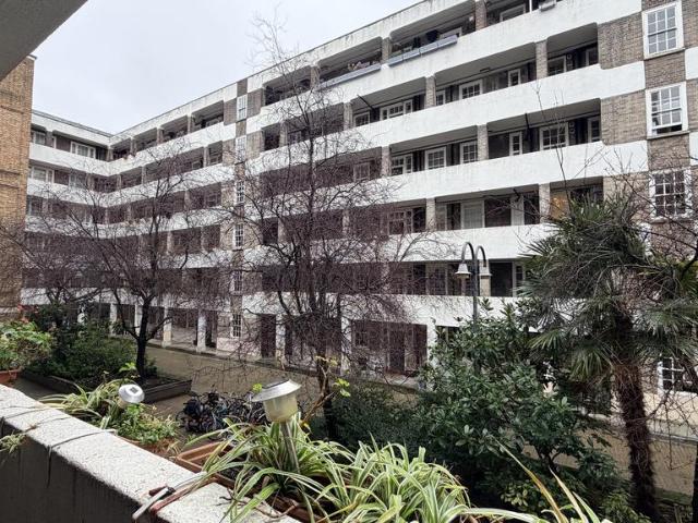 Flat for sale in Greater London
