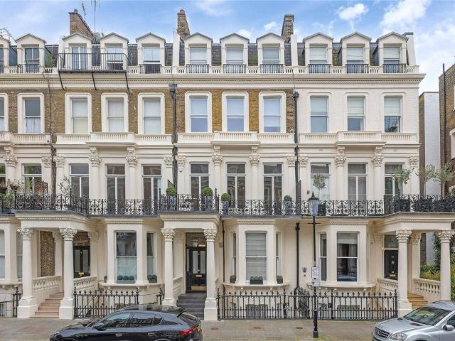 Flat for sale in Earl's Court, Isle Of Man
