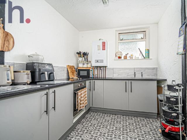 Flat for sale in Cowlease, Ventnor