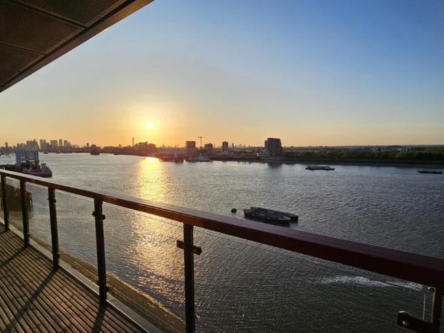 Flat for sale in Greater London