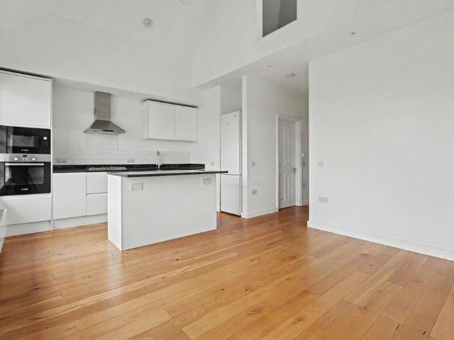 Flat for sale in Lower Green Esher, Blackhills