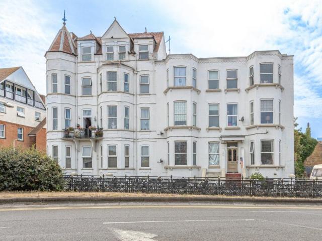 Flat for sale in Cliftonville West, Acol
