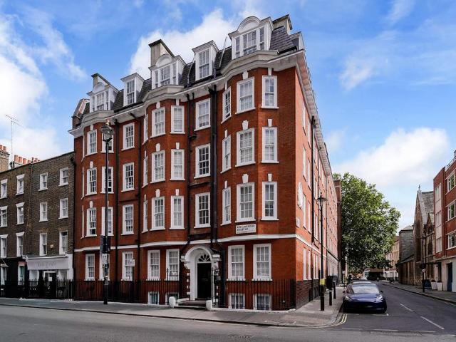 Flat for sale in East Marylebone, Mayfair