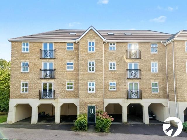 Flat for sale in Borstal, Rochester