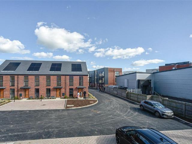 Flat for sale in Chippenham, Wiltshire