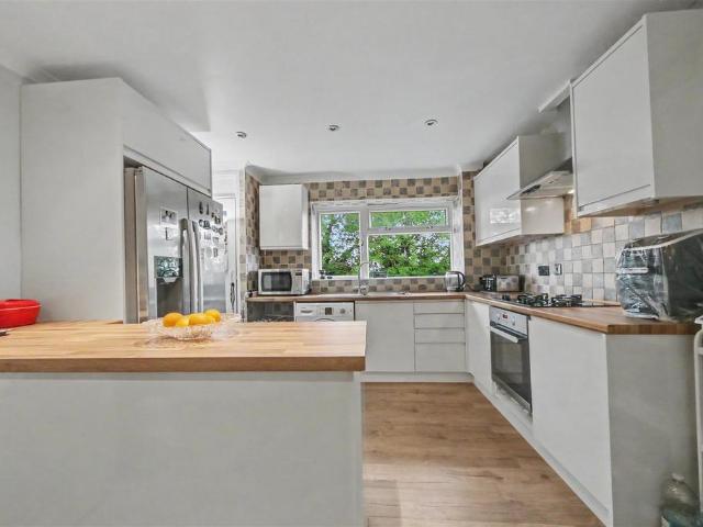 Flat for sale in Shenley, Hertsmere