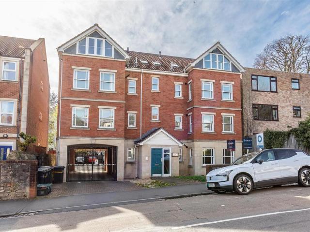 Flat for sale in Tyndall's Park, Feckenham