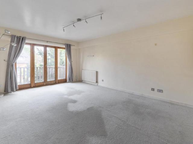 Flat for sale in Shepherd's Hill, Crouch End