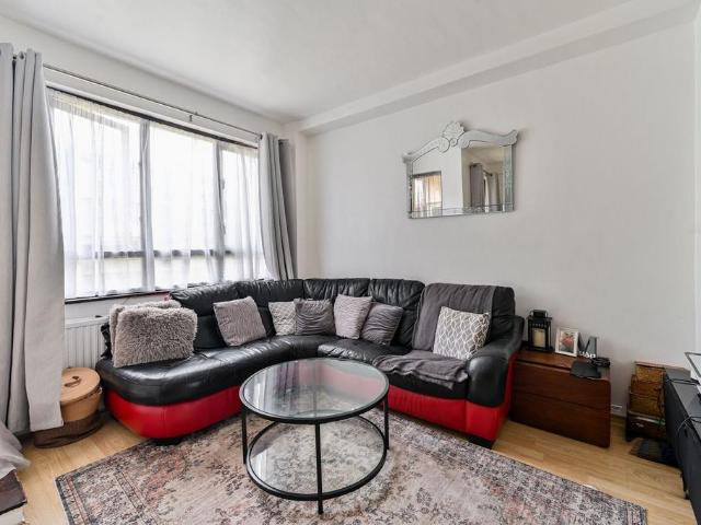 Flat for sale in King's Cross, Greater London