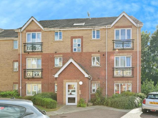 Flat for sale in Spencer, Northampton