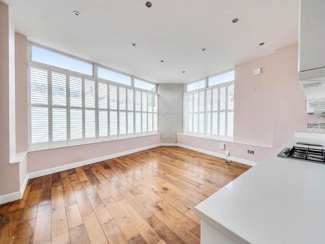 Flat for sale in London Borough of Haringey, Greater London