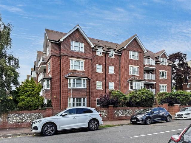 Flat for sale in Eastbourne, East Sussex