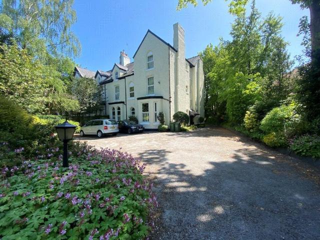 Flat for sale in Trafford Park, Greater Manchester