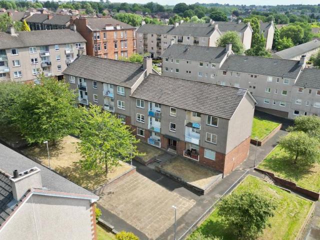 Flat for sale in Sandyhills, Scotland